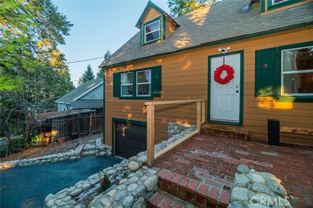 627 Rose Lane, Twin Peaks, CA 92391
