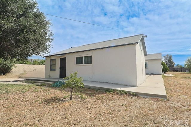 8005 Oleander, Fontana CA: https://media.crmls.org/medias/269ba019-3c84-47aa-93a4-e16893f4e4f2.jpg
