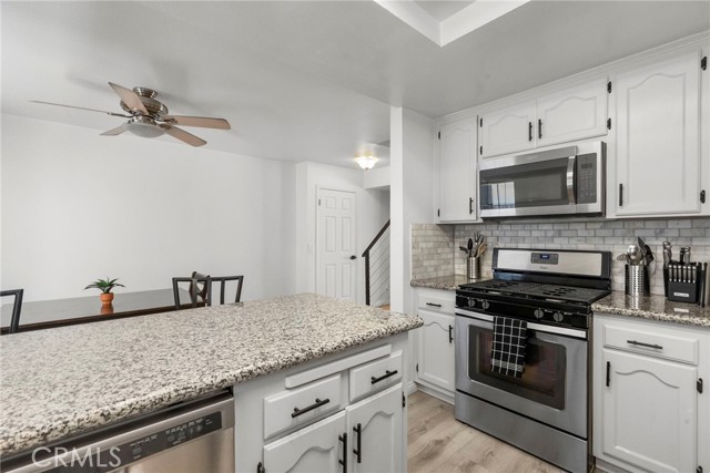 Detail Gallery Image 11 of 37 For 11274 Morrison St #2,  North Hollywood,  CA 91601 - 2 Beds | 2/1 Baths