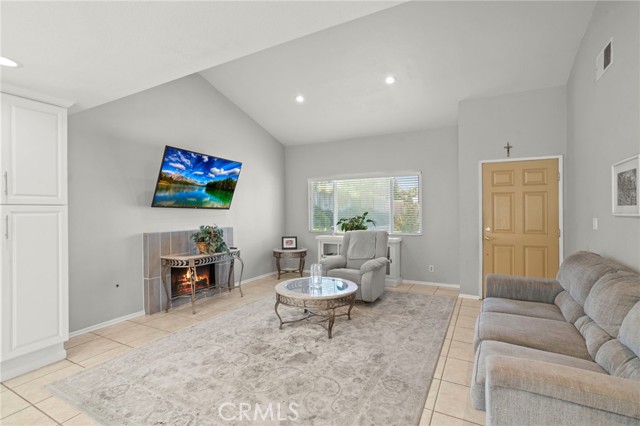 Detail Gallery Image 5 of 23 For 12440 Cardinal, Grand Terrace,  CA 92313 - 3 Beds | 2 Baths