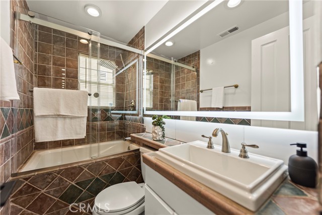 Detail Gallery Image 28 of 43 For 4428 Saugus Ave, Sherman Oaks,  CA 91403 - 4 Beds | 4 Baths
