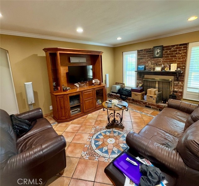 5913 Loomis Street, Lakewood CA: https://media.crmls.org/medias/269c7746-440b-4c83-8484-616ef1bacd2a.jpg