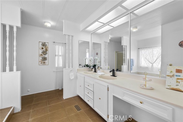 1919 W Coronet Avenue, Anaheim CA: https://media.crmls.org/medias/269c8398-743b-4764-8c65-d2e9fa6468eb.jpg