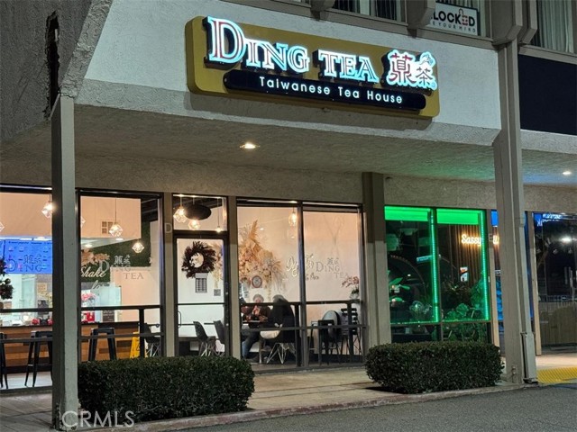 2706 Harbor Boulevard, Costa Mesa CA: https://media.crmls.org/medias/269cd783-0ff0-40d2-ad6c-6851d2c529de.jpg