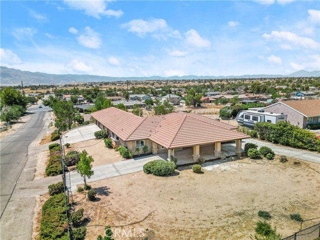 Detail Gallery Image 4 of 43 For 18945 Yucca St, Hesperia,  CA 92345 - 4 Beds | 2/1 Baths