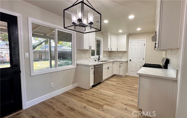 Detail Gallery Image 5 of 15 For 2404 Miller Ave, Modesto,  CA 95354 - 2 Beds | 1 Baths