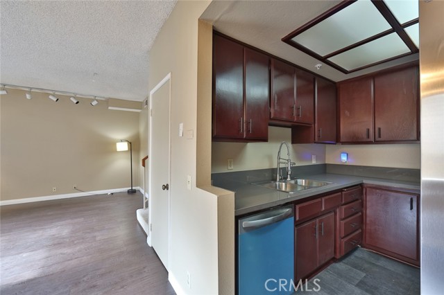 Detail Gallery Image 9 of 32 For 222 S Catalina Ave #9,  Pasadena,  CA 91106 - 3 Beds | 3/1 Baths