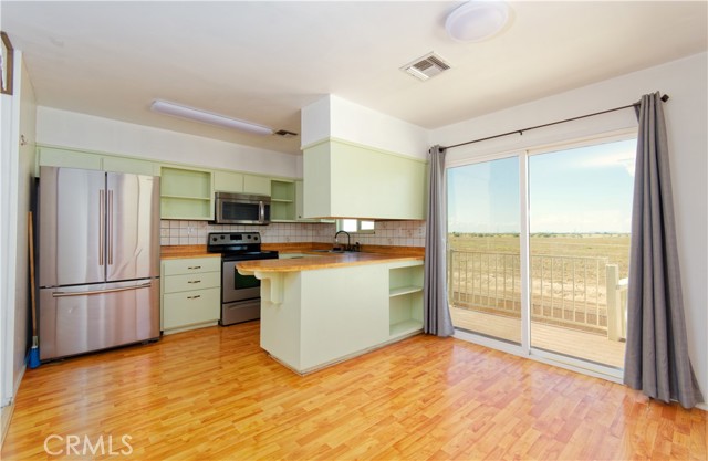 dining room/kitchen