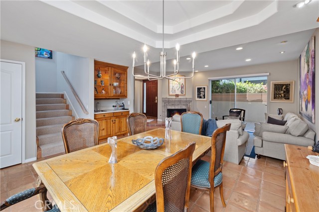 Detail Gallery Image 7 of 25 For 5715 Etiwanda Ave #4,  Tarzana,  CA 91356 - 3 Beds | 3 Baths