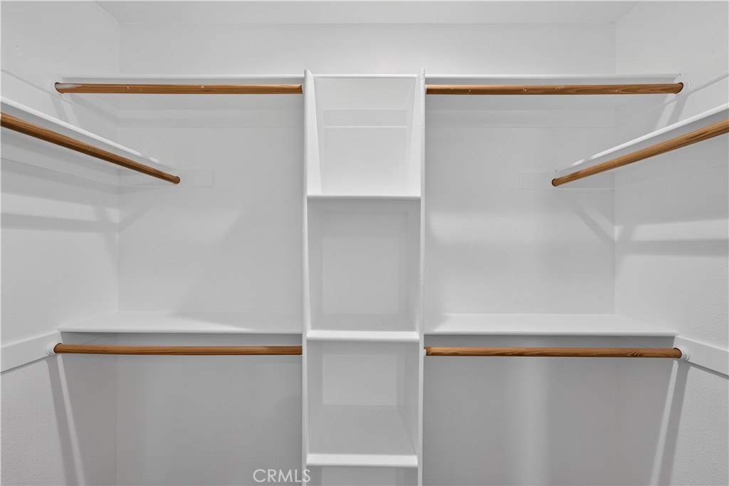 https://media.crmls.org/medias/26a0f2d5-a4df-4138-bb56-ccd8ac871ef5.jpg?preset=X-Large