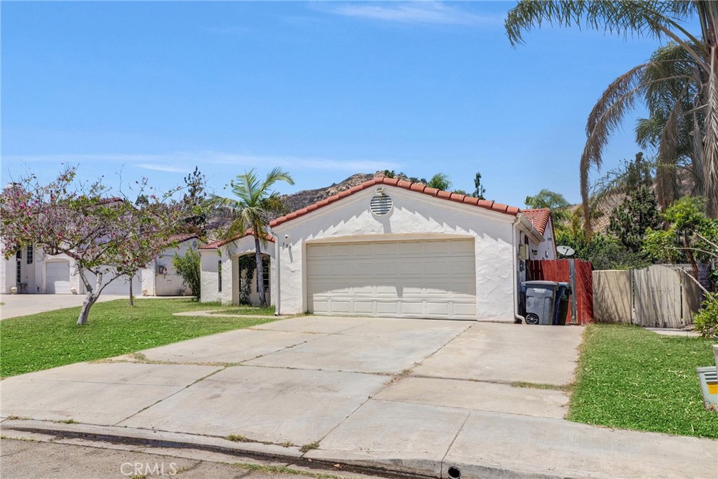 589 Iona Court