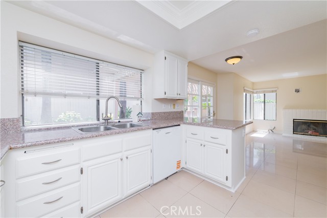 48 San Sebastian, Rancho Santa Margarita CA: https://media.crmls.org/medias/26a131e1-9a4c-48ca-9903-2a062017cbb9.jpg