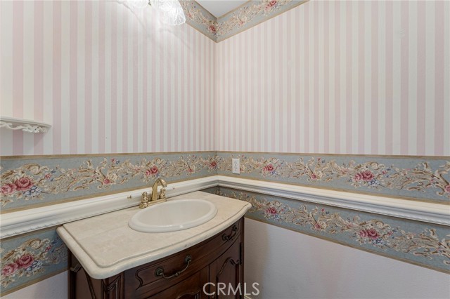 Detail Gallery Image 18 of 39 For 14691 Hondo Dr, Victorville,  CA 92394 - 4 Beds | 2/1 Baths