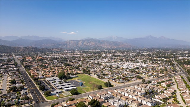 4421 N Sunflower Avenue, Covina CA: https://media.crmls.org/medias/26a1a609-ed70-4059-835b-202d069dc668.jpg