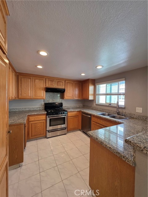 21901 Moneta Avenue, Carson CA: https://media.crmls.org/medias/26a2b12e-2ed6-479d-bc56-de2670e5015f.jpg