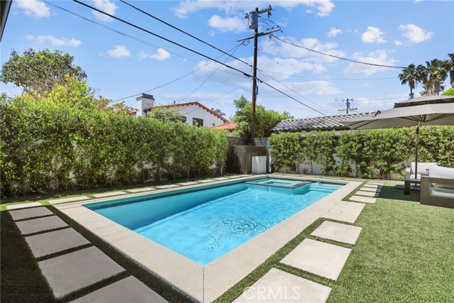 535 N Sierra Bonita Avenue, Los Angeles CA: https://media.crmls.org/medias/26a2ec9e-9460-45ce-b3a2-14ac8b94a469.jpg