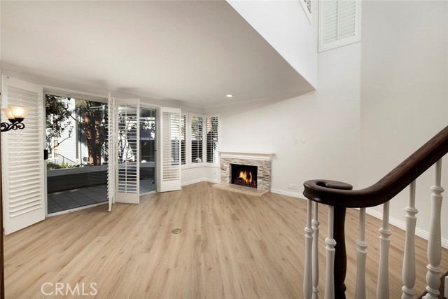 Detail Gallery Image 3 of 18 For 154 Woodburne, Newport Beach,  CA 92660 - 3 Beds | 3 Baths