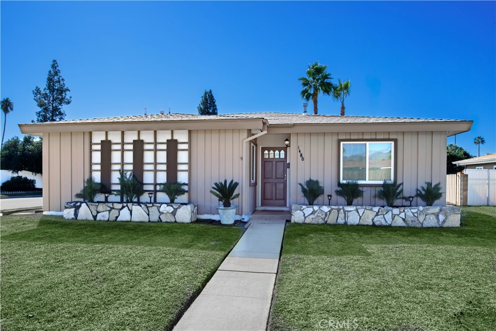1480 E Colver