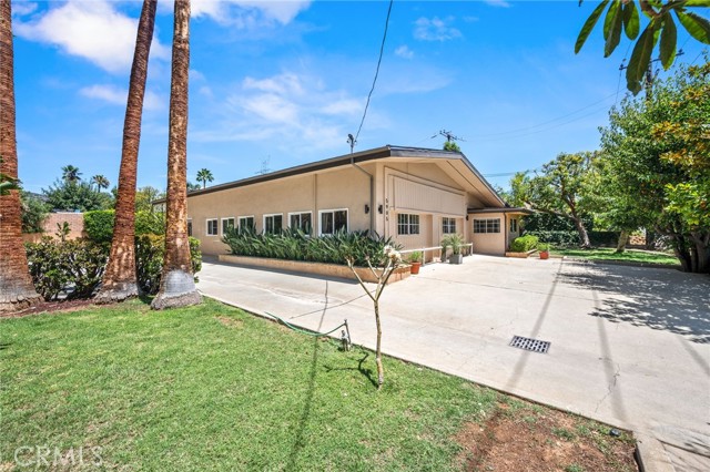 5905 Old Wheeler Road, La Verne CA: https://media.crmls.org/medias/26a35b90-fbf4-4e69-aa2c-2abac5b6684f.jpg
