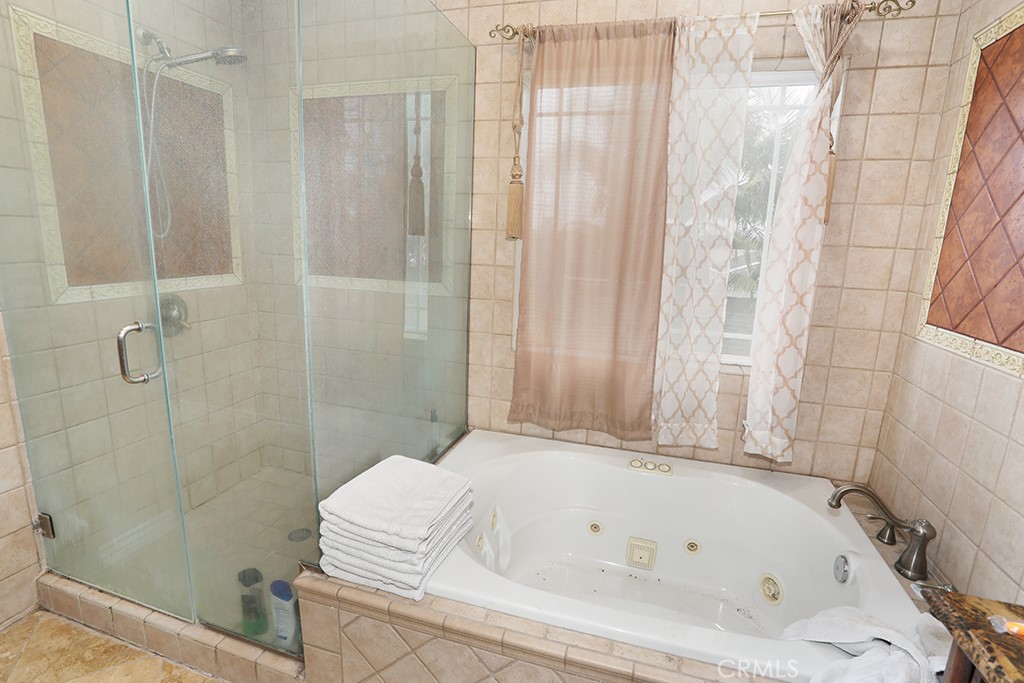 https://media.crmls.org/medias/26a35e67-aabb-4c1a-bcd6-c92218edc548.jpg?preset=X-Large