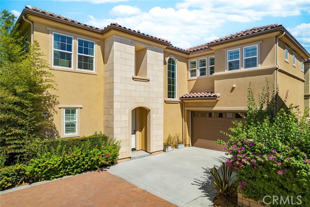 22 Torosa Lake Forest, California 22 Torosa