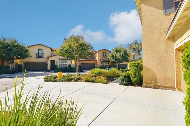 Detail Gallery Image 4 of 33 For 11828 Greenbrier Ln, Grand Terrace,  CA 92313 - 3 Beds | 2/1 Baths