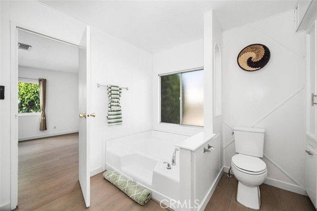 Detail Gallery Image 15 of 41 For 210 Silverlake, Placentia,  CA 92870 - 2 Beds | 2 Baths