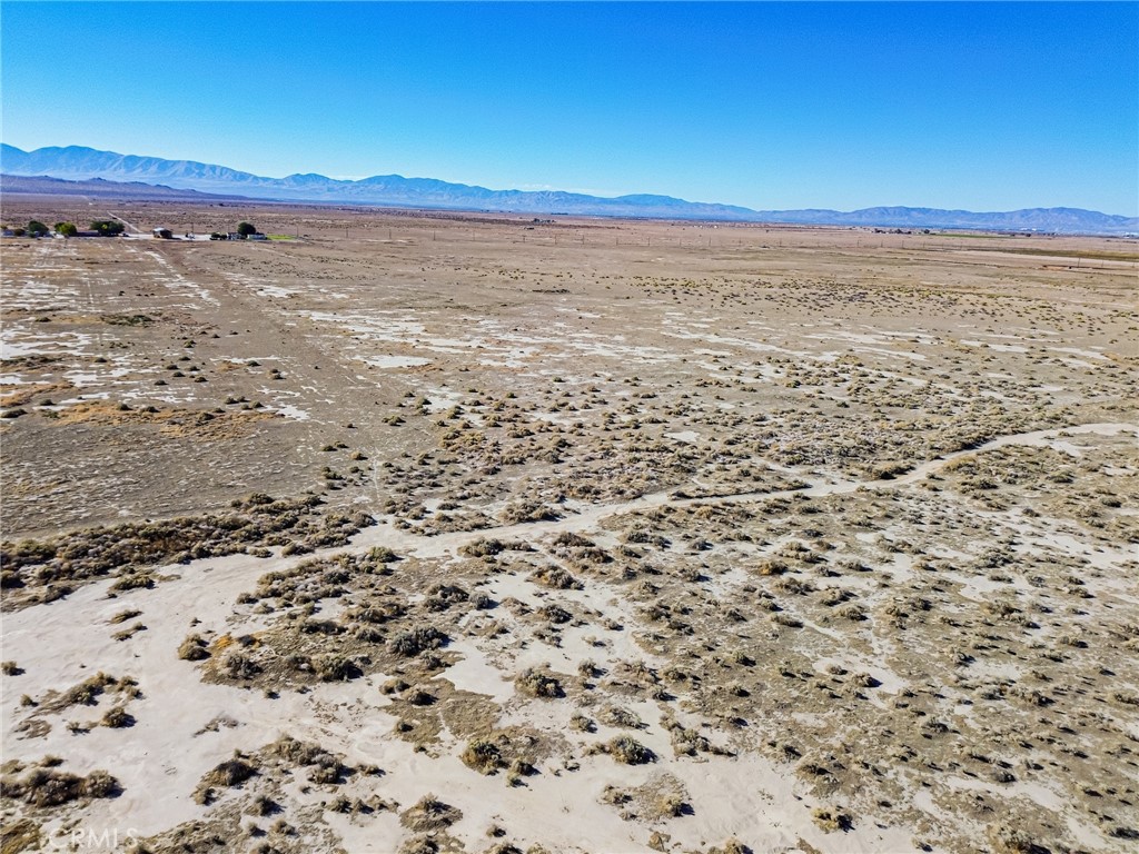 MLS #OC25280725 image #28