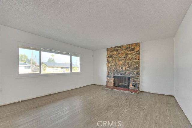 Detail Gallery Image 5 of 36 For 453 E Home St, Rialto,  CA 92376 - 3 Beds | 2 Baths