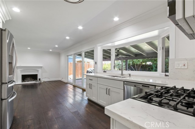 Detail Gallery Image 11 of 27 For 14822 Foxcroft Rd, Tustin,  CA 92780 - 3 Beds | 2/1 Baths