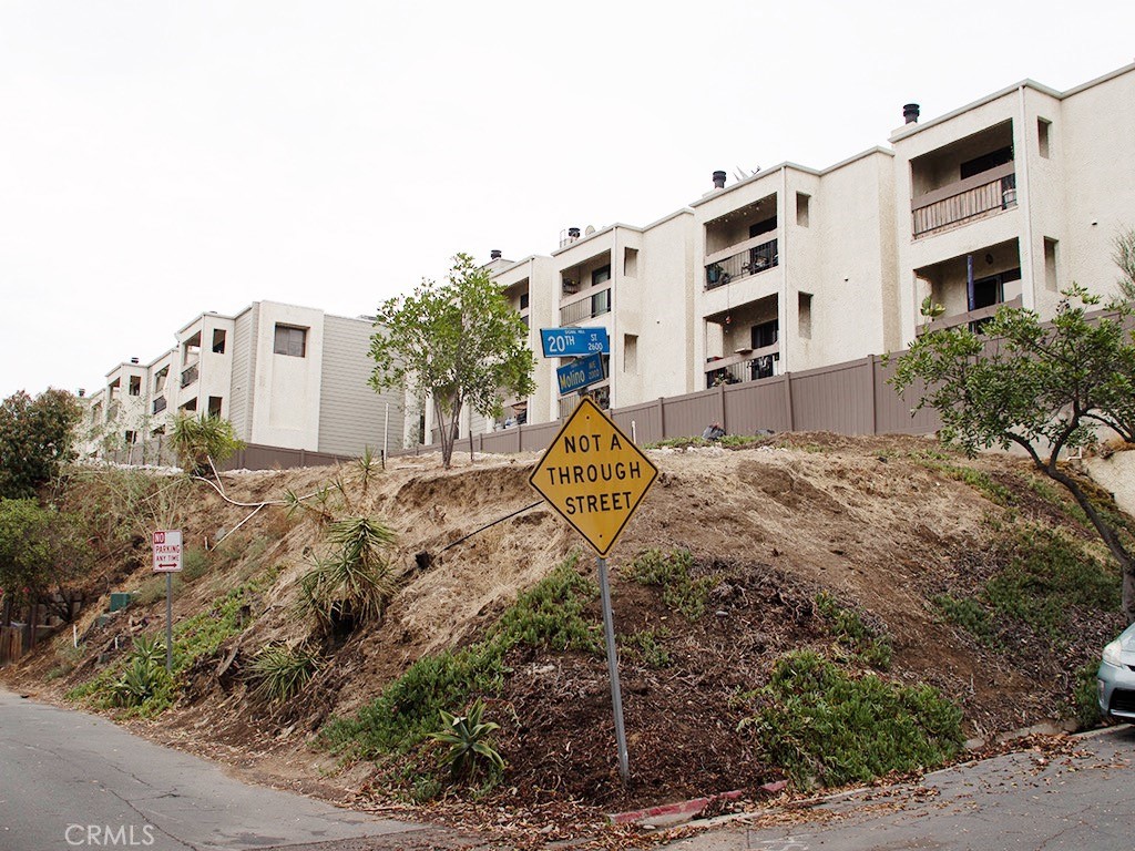 2000 Molino, Signal Hill, CA 90755