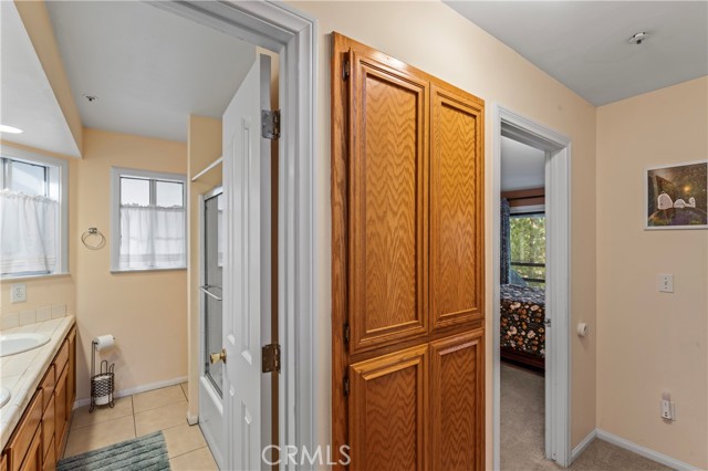 Detail Gallery Image 12 of 40 For 1285 Yukon Dr, Lake Arrowhead,  CA 92352 - 3 Beds | 2/1 Baths