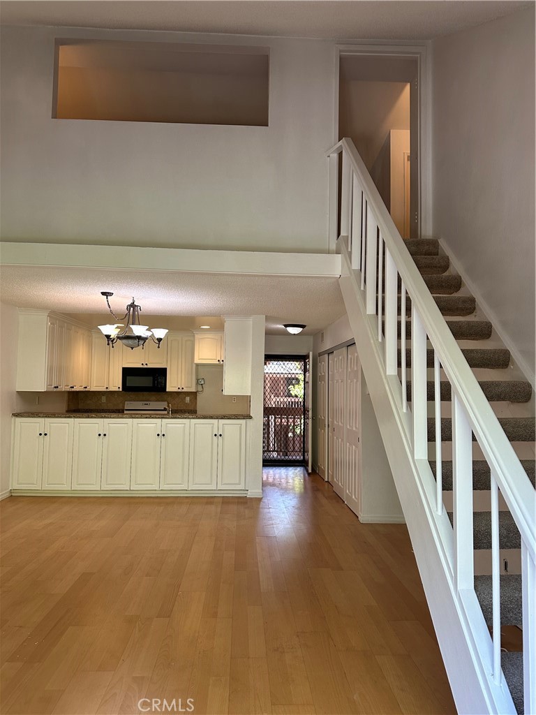 MLS #SR25262560 image #8