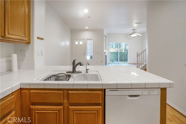 Detail Gallery Image 9 of 38 For 2645 Night Jasmine Dr #1,  Simi Valley,  CA 93065 - 4 Beds | 2/1 Baths