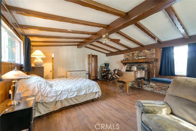6232 Riverton Avenue, North Hollywood CA: https://media.crmls.org/medias/26a6a098-ccda-426b-9c2f-96a926663386.jpg