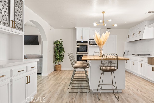 35356 Sierra Vista Drive, Agua Dulce CA: https://media.crmls.org/medias/26a6e4c2-e220-4e82-9730-13500b8e0214.jpg