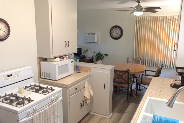 1522 E Broadway, Anaheim CA: https://media.crmls.org/medias/26a71f62-4749-47b4-a365-c2bb49802fc1.jpg