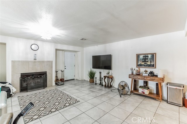 Detail Gallery Image 4 of 35 For 17755 Avenida Manzana, Desert Hot Springs,  CA 92241 - 3 Beds | 2 Baths