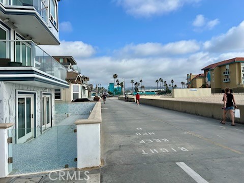 https://media.crmls.org/medias/26a851a5-8f90-496b-ab21-be49073a1361.jpg?preset=X-Large