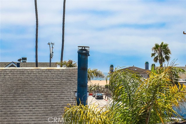 825 W Bay Avenue, Newport Beach CA: https://media.crmls.org/medias/26a9b0b7-d6f8-4930-8379-3875c2c5671e.jpg