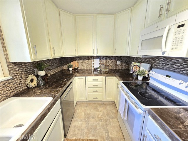 814 Marin Street, Corning CA: https://media.crmls.org/medias/26a9f216-16a7-4023-aff3-734d7189ea62.jpg