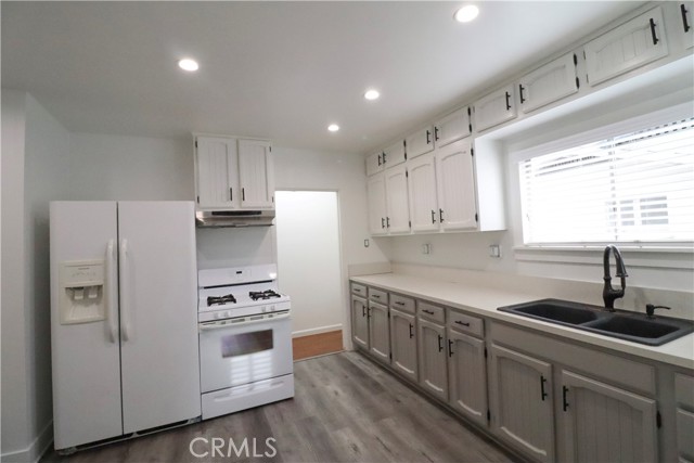 Detail Gallery Image 9 of 26 For 3152 Lime St, Riverside,  CA 92501 - 2 Beds | 2 Baths
