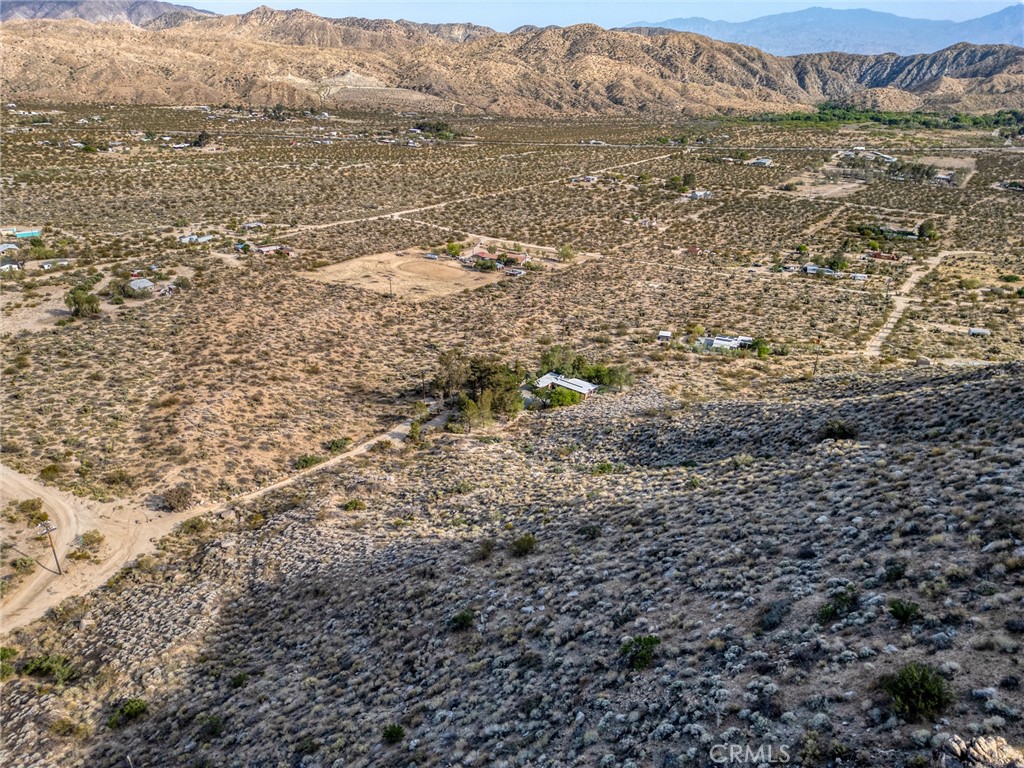 https://media.crmls.org/medias/26add738-6224-4c98-929f-c16599991e11.jpg?preset=X-Large