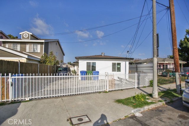 11114 Willowbrook Avenue, Los Angeles CA: https://media.crmls.org/medias/26ae632e-ea70-4819-b7be-2c850ff1288d.jpg