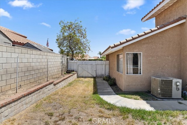 7524 Sunny Ridge, Highland CA: https://media.crmls.org/medias/26afc05c-ebd3-42fc-b007-2b3c1245d10e.jpg