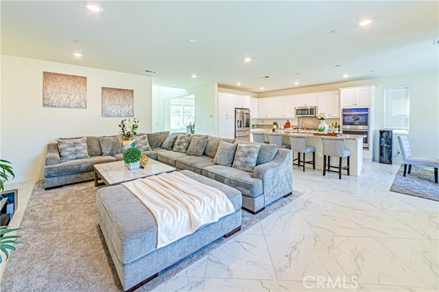 4040 S Bowery Place, Ontario CA: https://media.crmls.org/medias/26afc0fa-df51-4aa6-a3e2-18c28c0da913.jpg