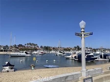 Detail Gallery Image 11 of 11 For 212 1/2 Garnet, Newport Beach,  CA 92662 - 2 Beds | 2 Baths