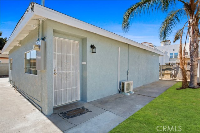 Detail Gallery Image 3 of 11 For 11648 208th St, Lakewood,  CA 90715 - 2 Beds | 1 Baths