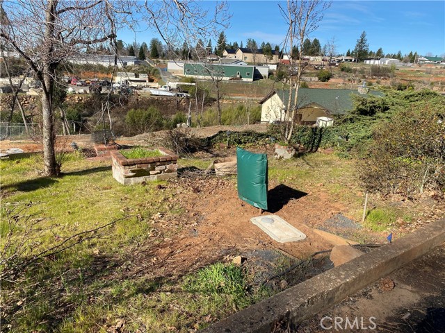 5689 Brookview Way, Paradise CA: https://media.crmls.org/medias/26b13207-67b2-4f3d-80c0-e196e3349153.jpg