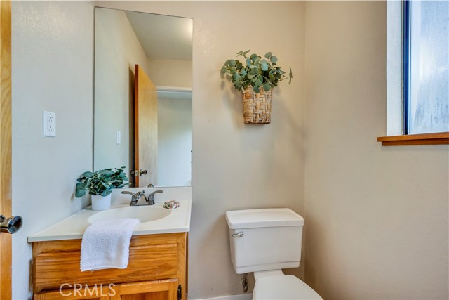 Detail Gallery Image 24 of 42 For 17516 Meadow View Dr, Hidden Valley Lake,  CA 95467 - 3 Beds | 3/1 Baths